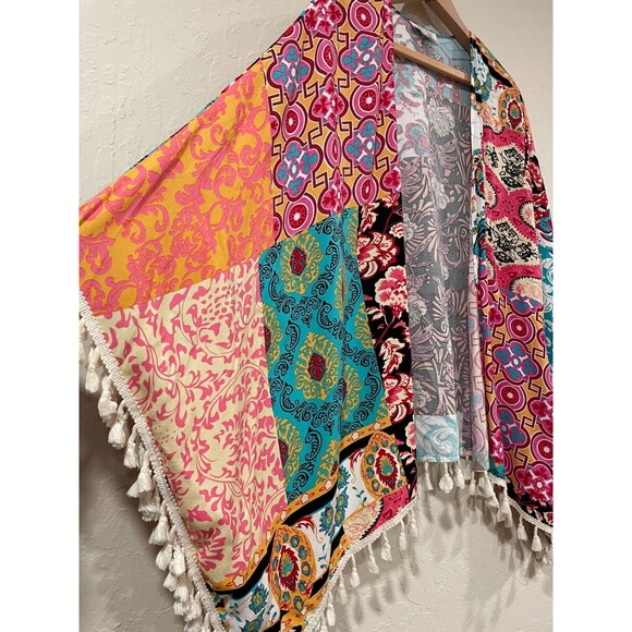 ~ Grace & Lace Med Boho Serape Crochet Poncho Coverup Tassel Beach Tropical Boho - Picture 3 of 14